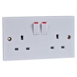 Schneider Electric Exclusive Square Edge Moulded Switched Socket - 13A 230V 2 Gang - White (GSKTSWDP2G) - main image 1