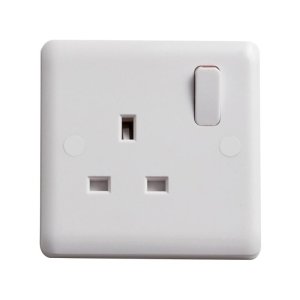 Vimark Curve 1 Gang 13A Single Switched Socket - White (VC1207S) - main image 1