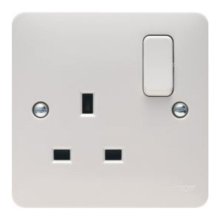 Hager 1 Gang Single Switched Socket - White (WMSS81)